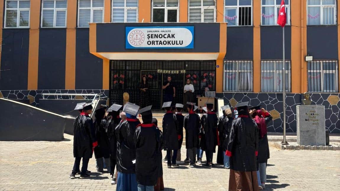 Şenocak Ortaokulu’nda Mezuniyet Coşkusu