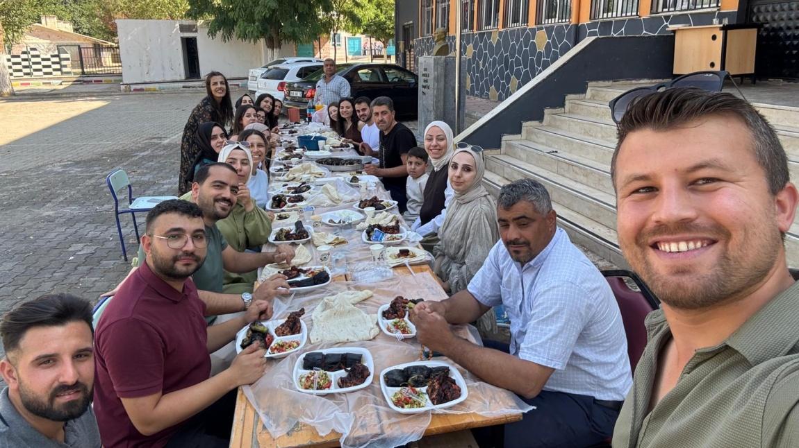 Şenocak Ortaokulu’nda Duygusal Veda: Tayin Olan Öğretmenlere Teşekkür ve Uğurlama